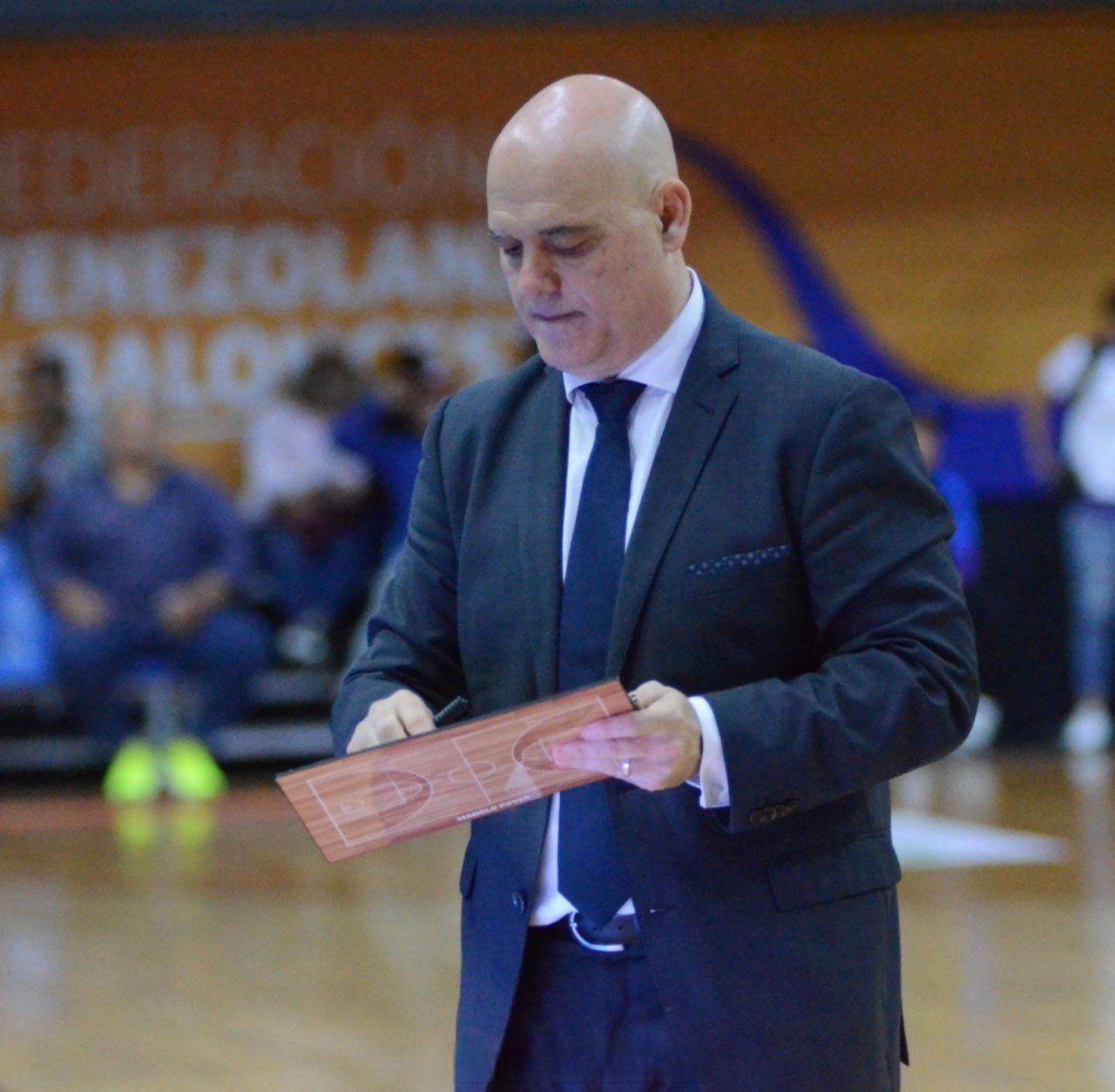 LOL直播-包含刚刚！冲刺阶段克里夫兰骑士调整名单以备意大利杯山东男篮赛前门线救险，赛后葡萄牙体育调整名单以备欧超杯的词条