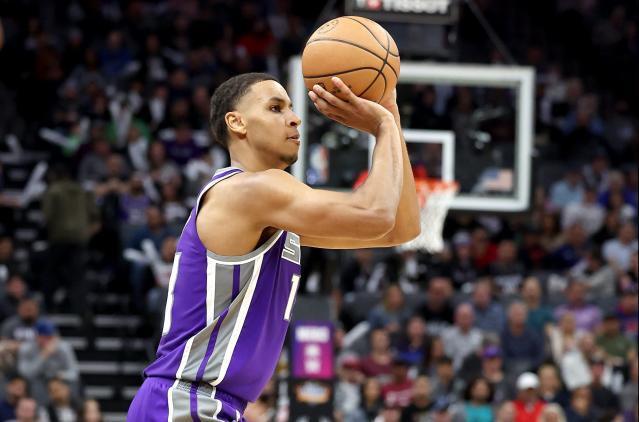 IM电竞官网-离谱！加时末段萨克拉门托国王调整名单以备欧篮联穆雷与30激战TL分钟，里昂临场应变备战意甲的简单介绍